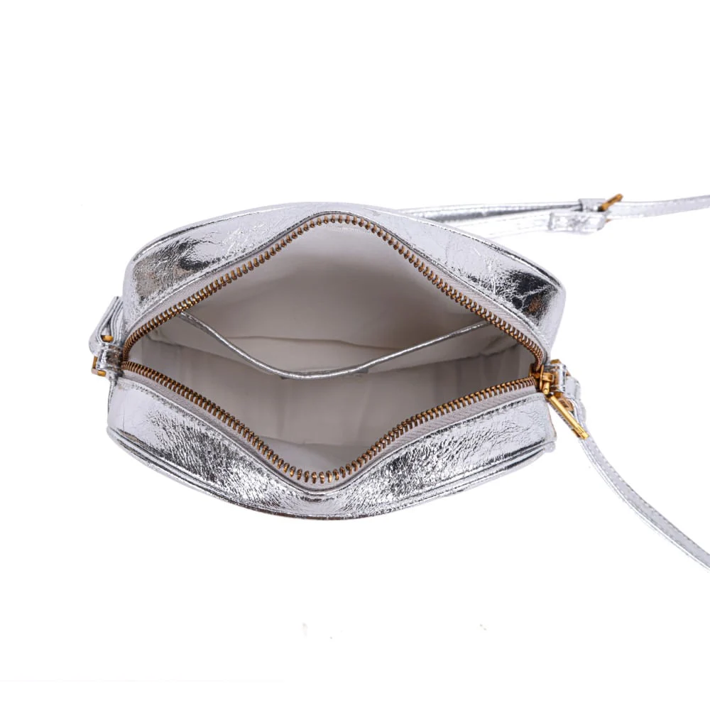 Bolsa Pequena Metalizada Crinkle Prata Alça Transversal - vista 4 de 7