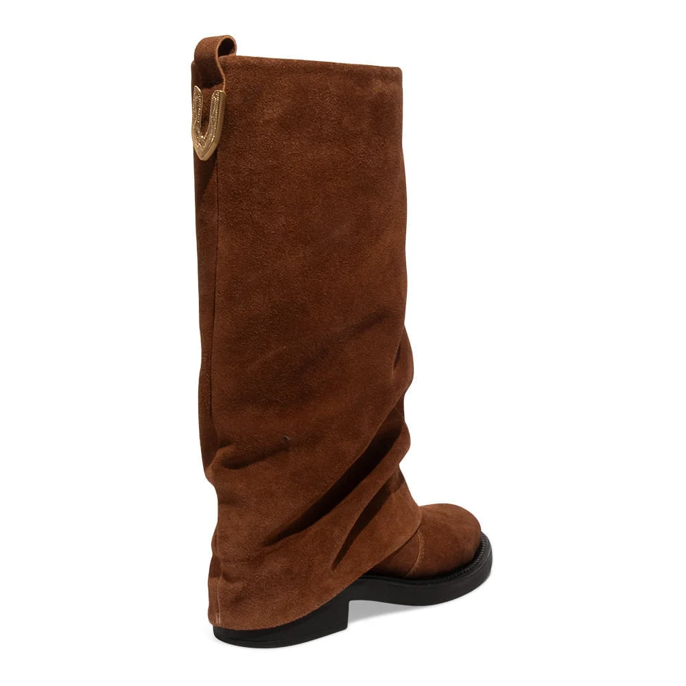Bota Capa Couro Camurça Cano Alto Marrom Safari - vista 3 de 4