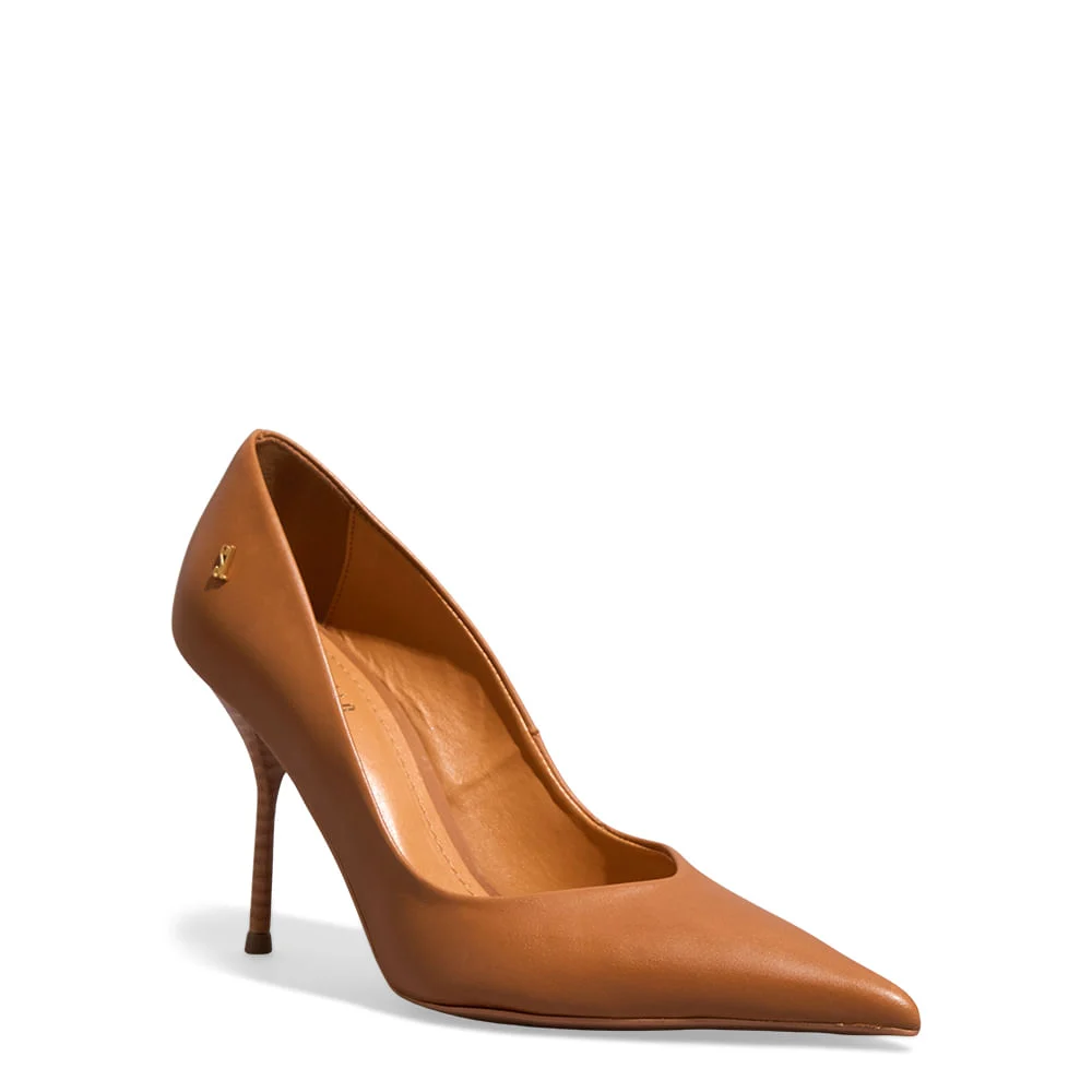 Scarpin One Couro Bico Fino Caramelo Salto Agulha - vista 3 de 4