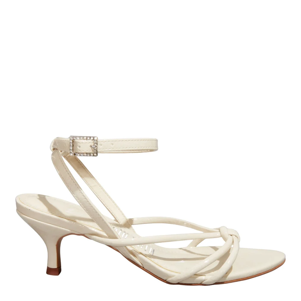 Sandália Off White Verniz Glossy Salto Baixo - vista 1 de 3