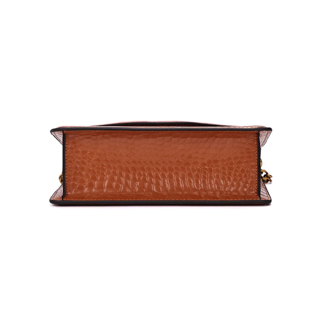 Bolsa Envelope Croco Marrom Alça Corrente Transversal - vista 6 de 7
