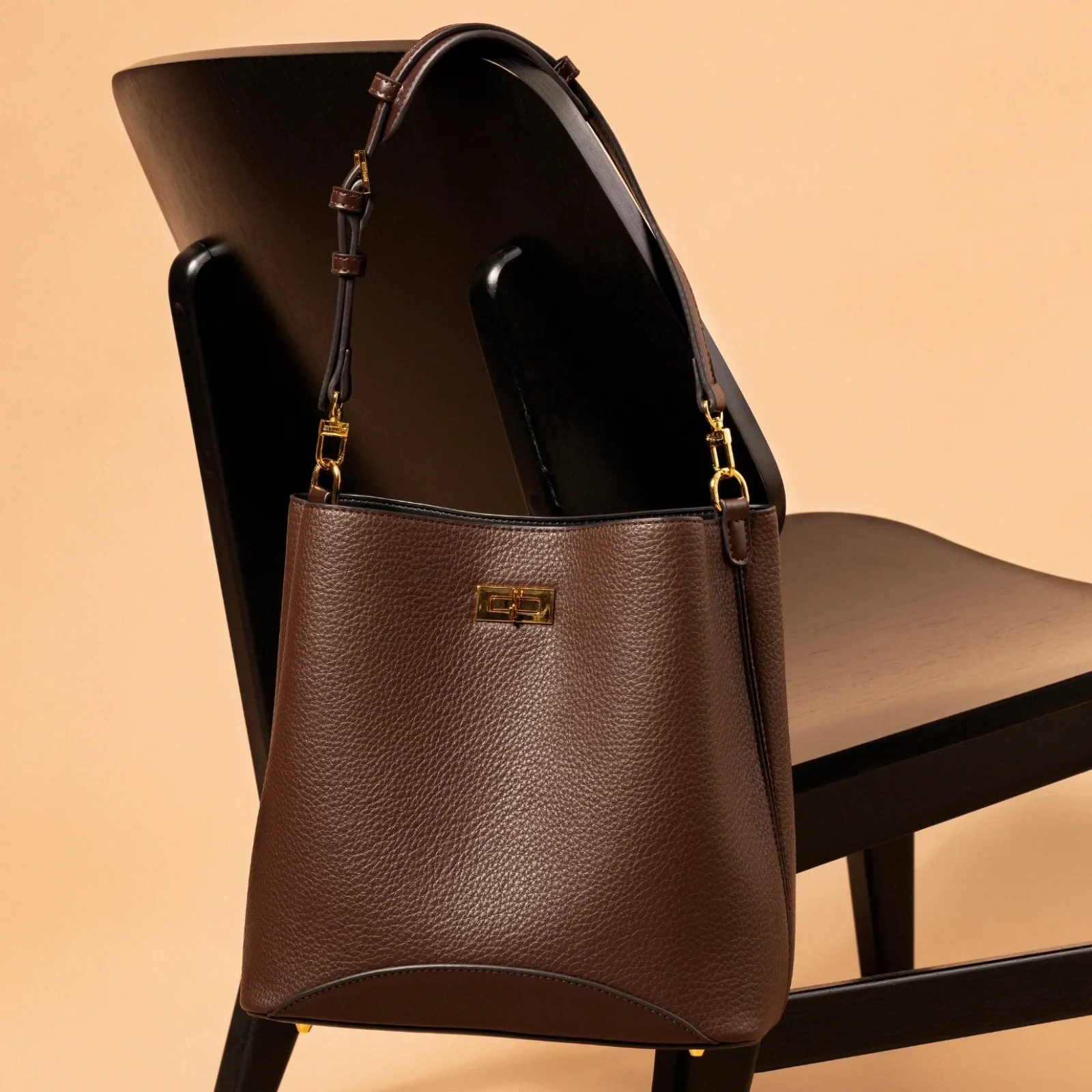 Bolsa M Material Floater Dark Cocoa - vista 4 de 6