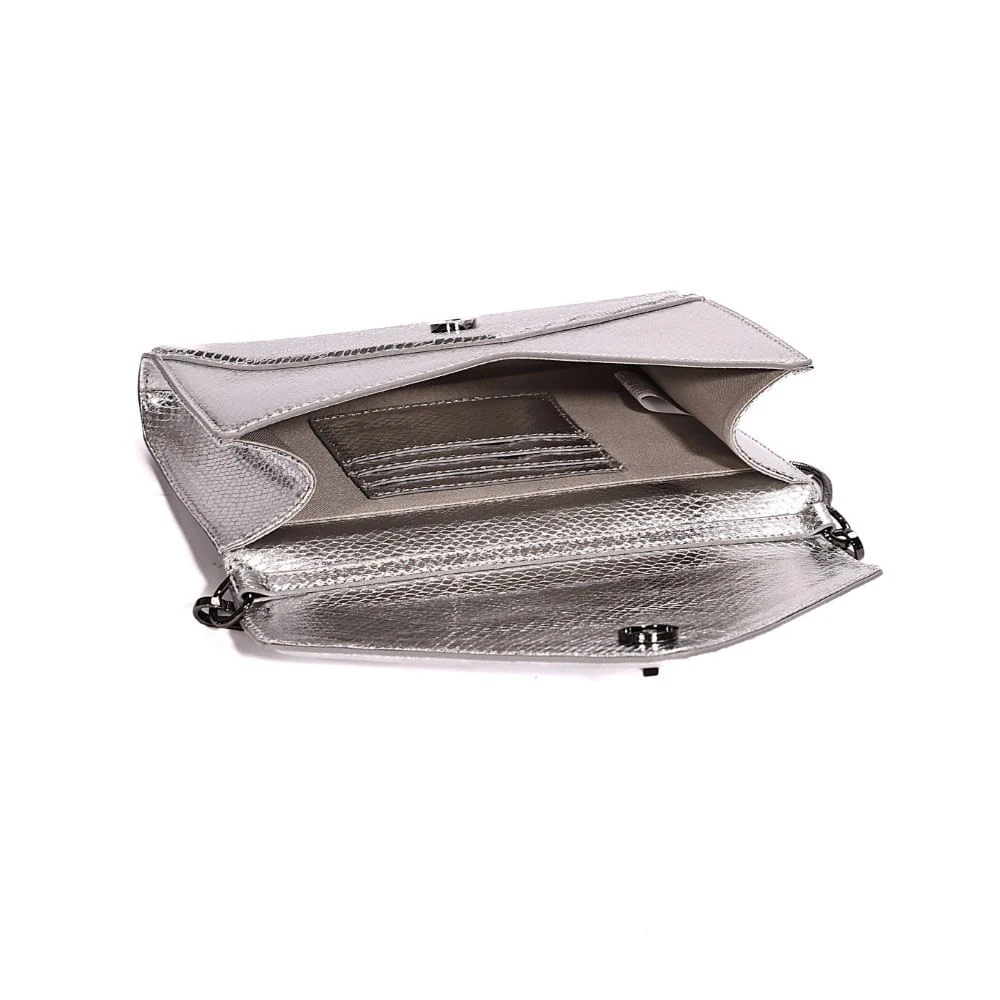 Bolsa Clutch Envelope Metalizada Transversal Prata - vista 6 de 7