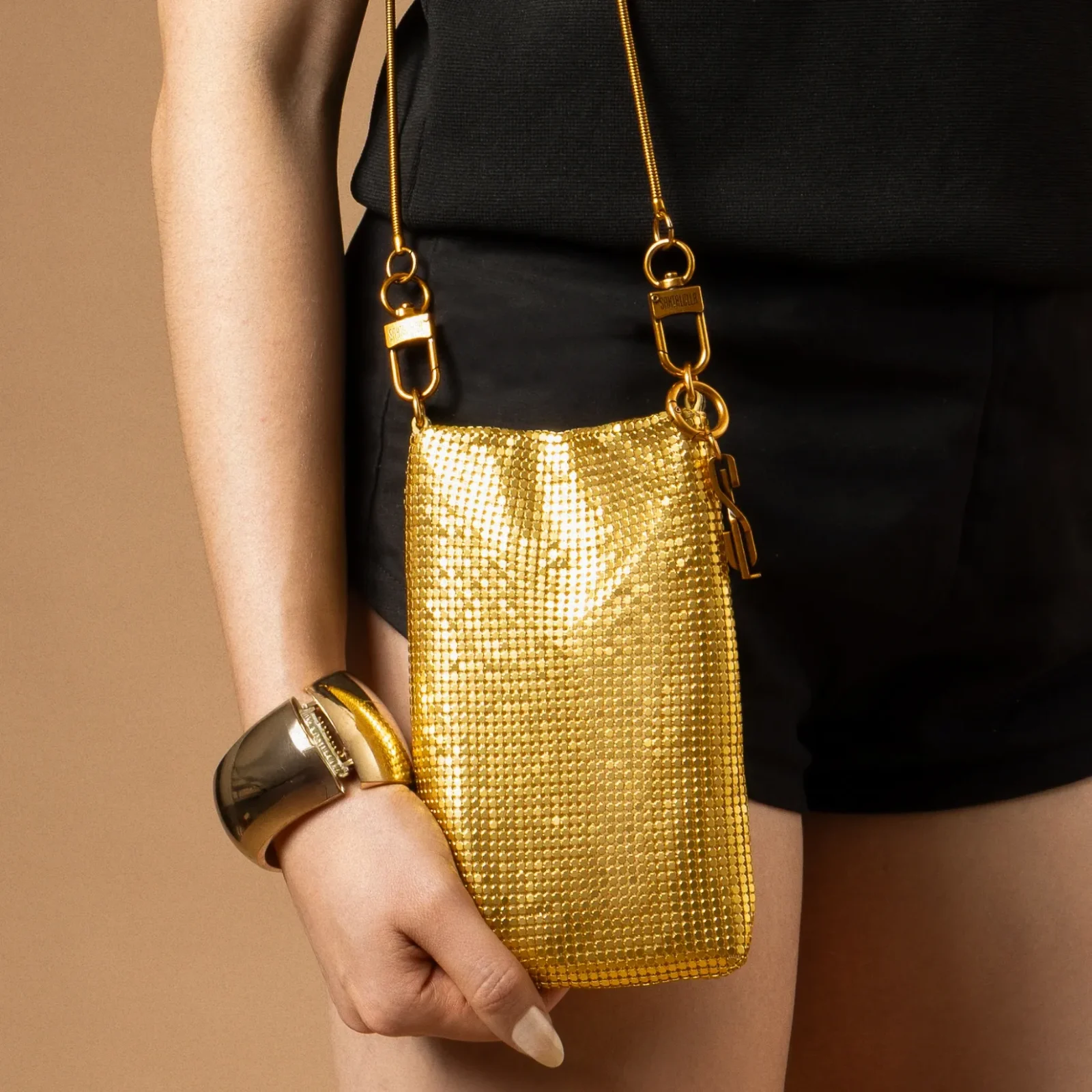 Bolsa Porta Celular Malha Metal Dourado Alça Transversal - vista 1 de 6