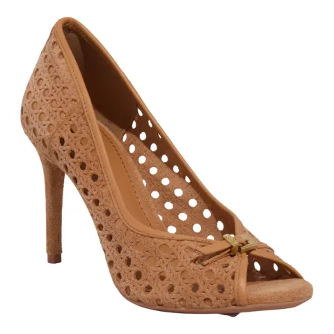 Peep toe
