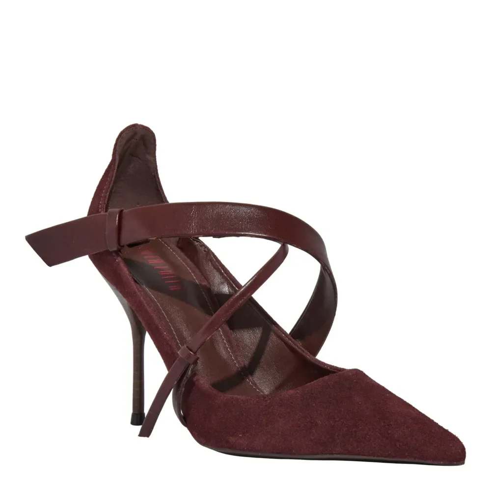 Scarpin Nobuck Marrom Dark Bico Fino Salto Agulha - vista 2 de 3