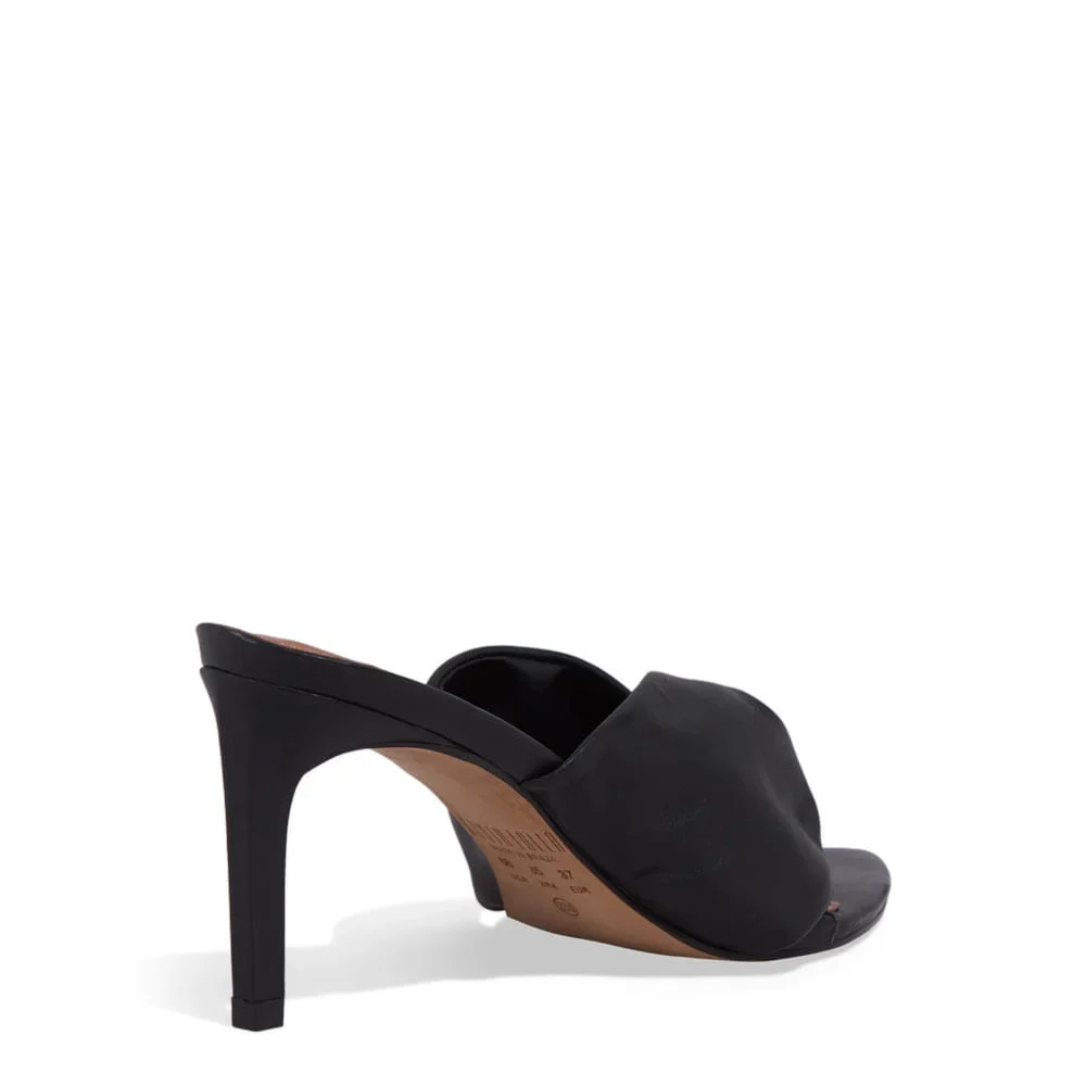 Mule Thong Couro Bico Folha Salto Fino Preto - vista 3 de 3