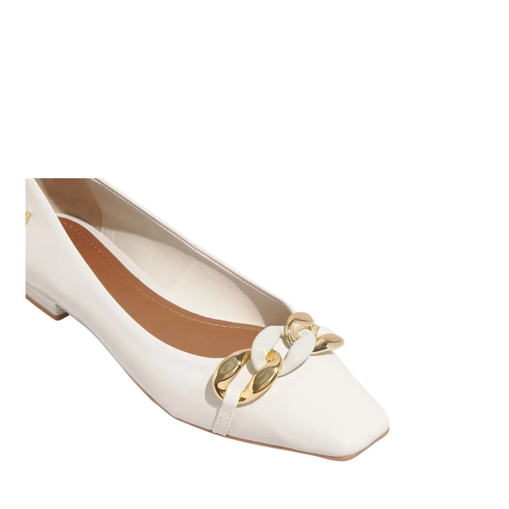 Sapatilha Verniz Anzeli Off White Bico Fino - vista 5 de 6