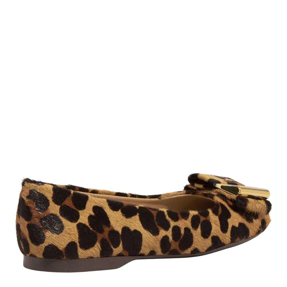Sapatilha Couro Pelo Estampa Animal Print Onça - vista 3 de 6