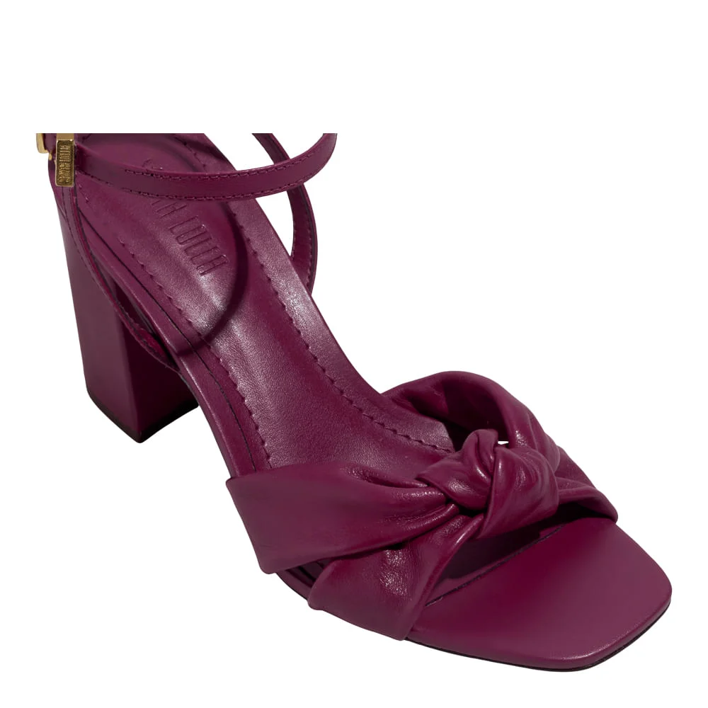 Sandália Laço Couro Nobre Soft Roxo Beterraba Salto Alto Grosso - vista 4 de 5