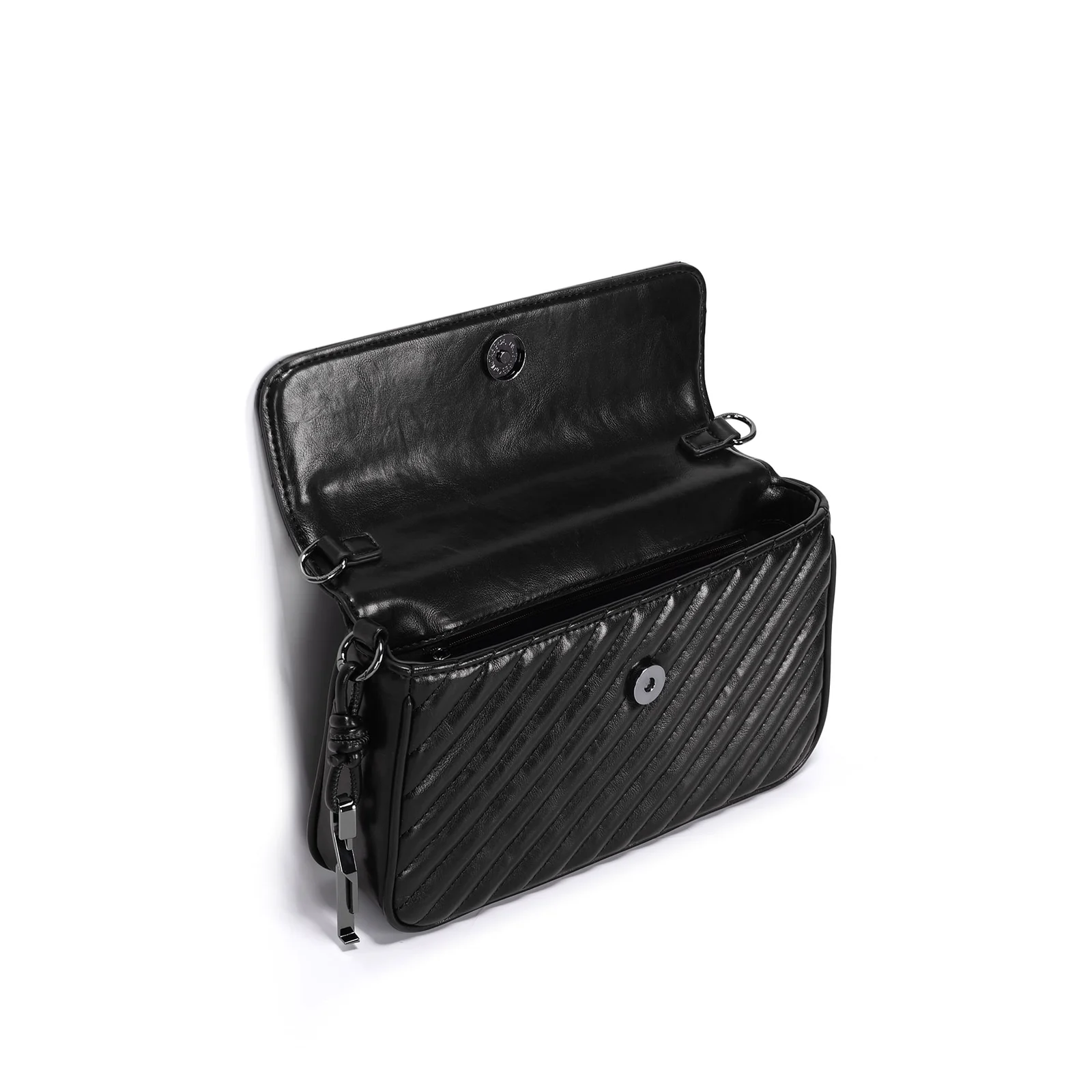Bolsa Média Soft Matelassê Preto Alça Corrente - vista 3 de 3