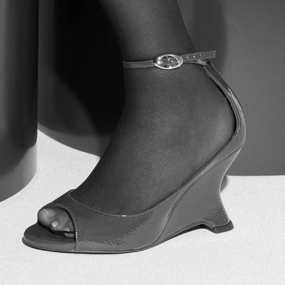 Sandália Peep Toe Verniz Show Salto Anabela Preto - vista 5 de 5