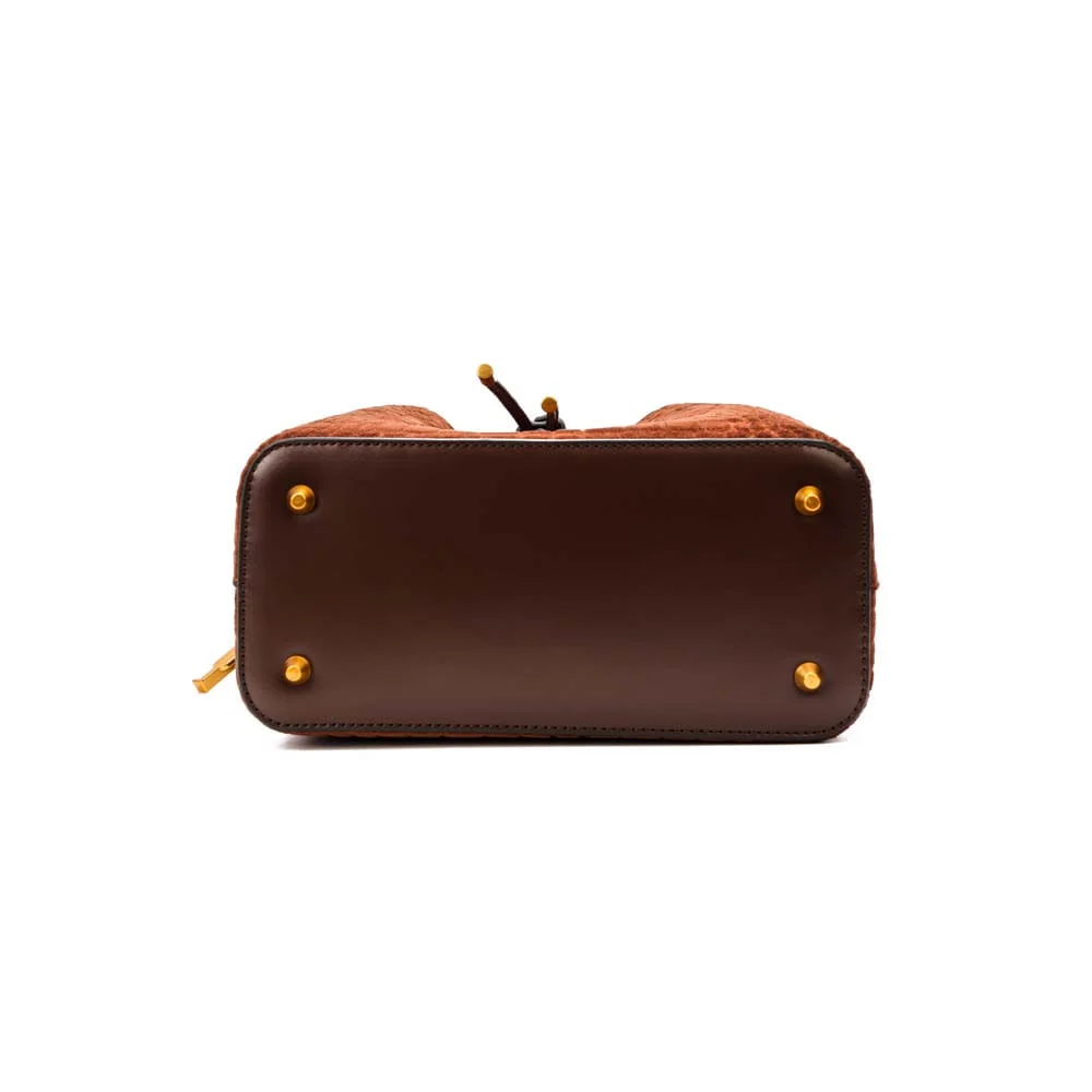 Bolsa Bucket Média Nobuck Croco Marrom Dark - vista 8 de 9