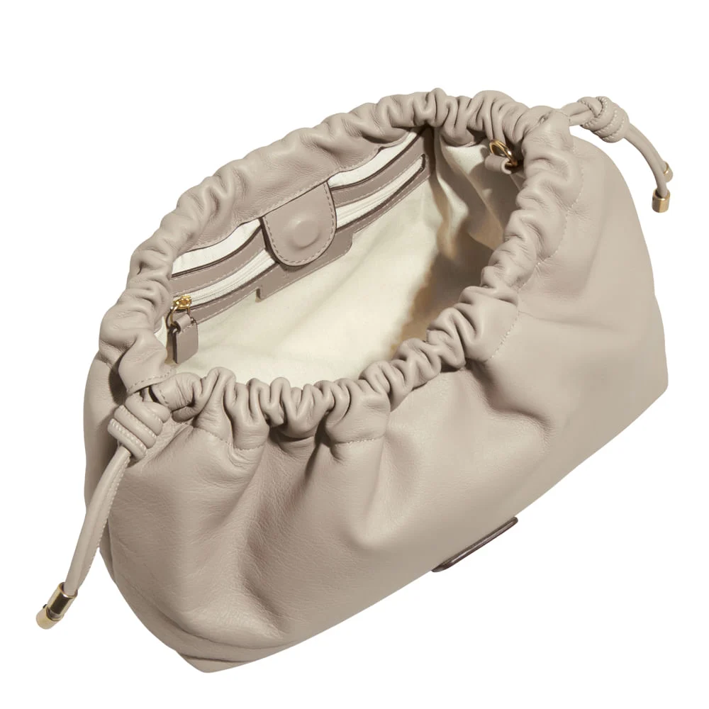 Bolsa Pequena Couro Soft Cinza Granito Alça Transversal - vista 5 de 5