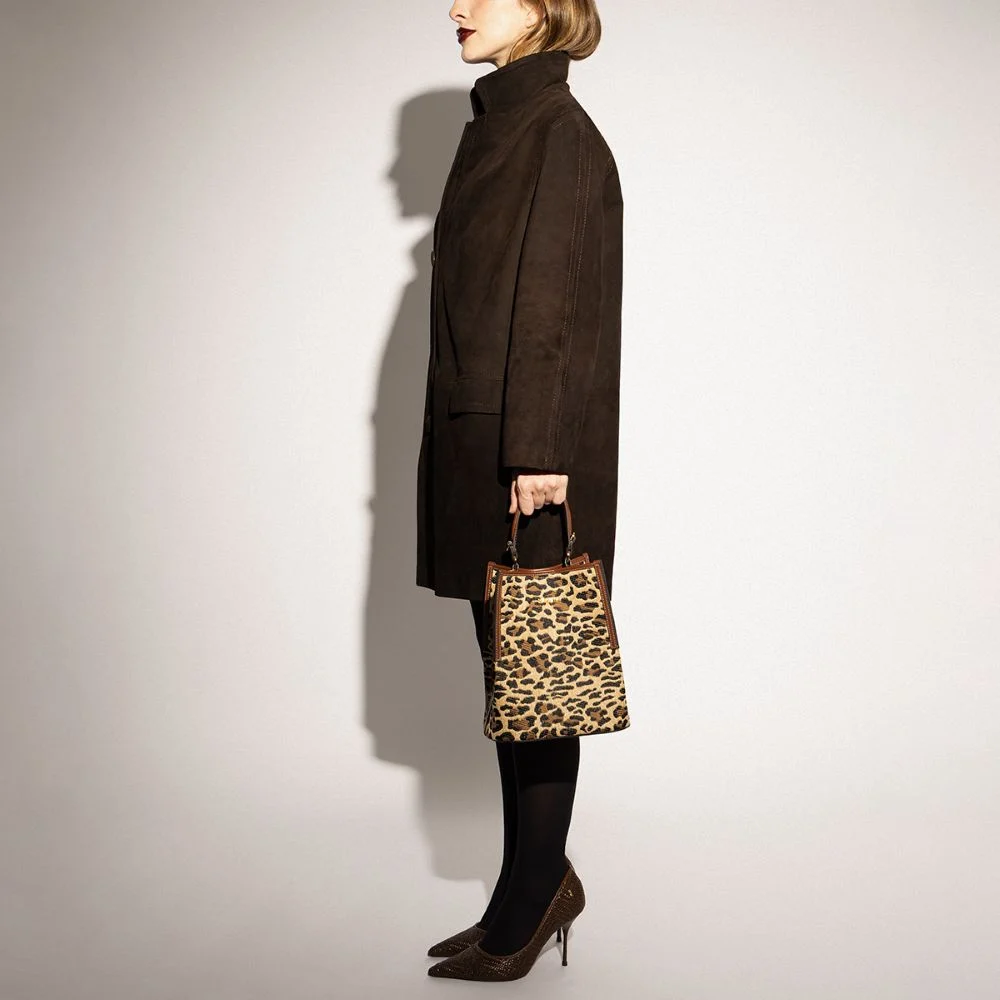 Bolsa Bucket Tramado Estampa Animal Print Onça Alça Dupla - vista 6 de 6