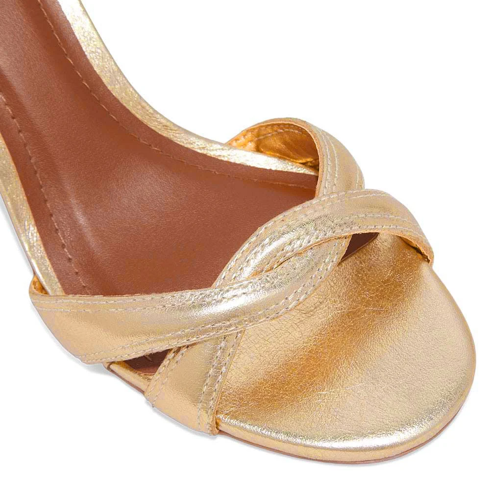 Sandália Couro Metalizado Dourado Salto Bloco - vista 4 de 5