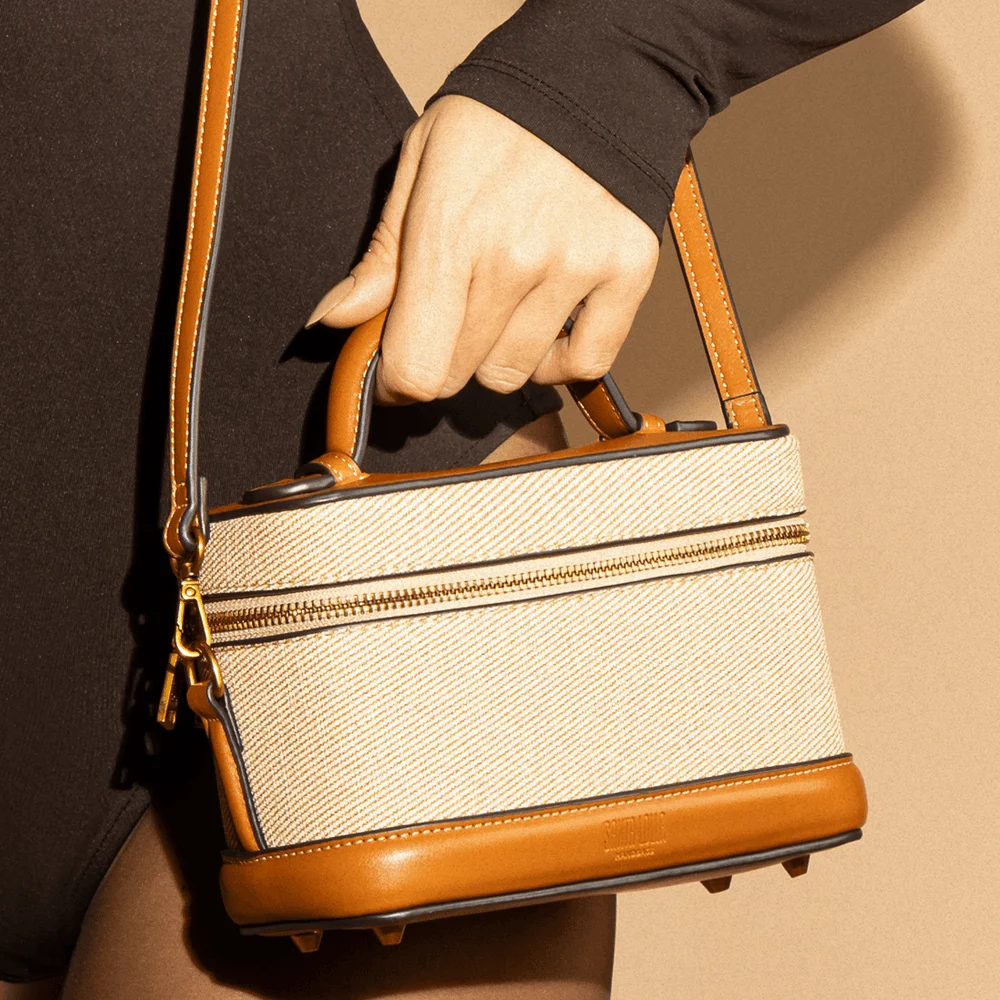 Bolsa Frasqueira Canvas Bege Alça Transversal - vista 1 de 4