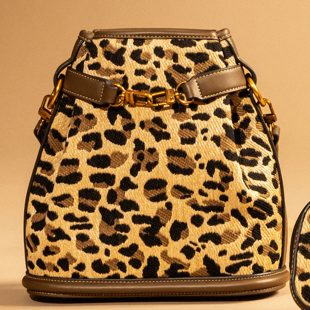 Bolsa Bucket Tramado Onça Animal Print Alça Corrente - vista 1 de 4