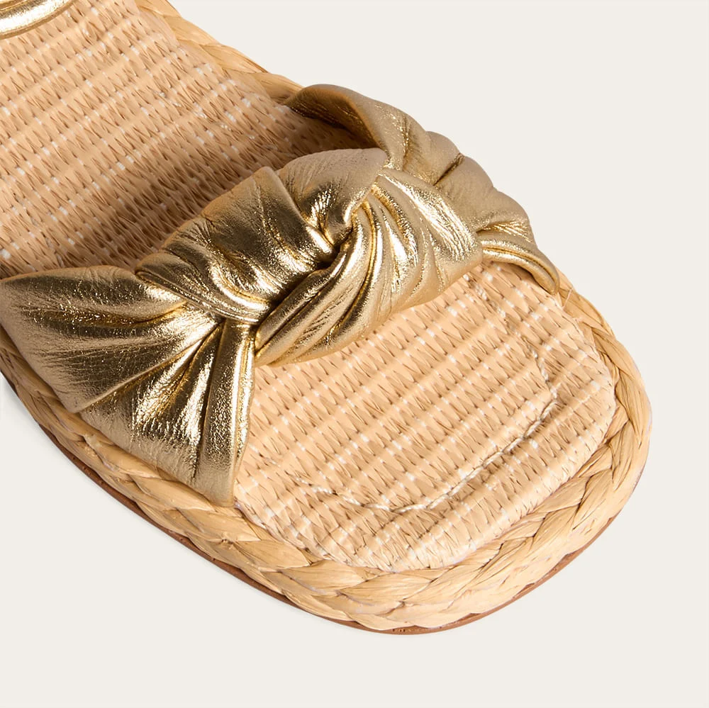 Rasteira Espadrille Amarração Couro Metalizado Dourada - vista 2 de 2