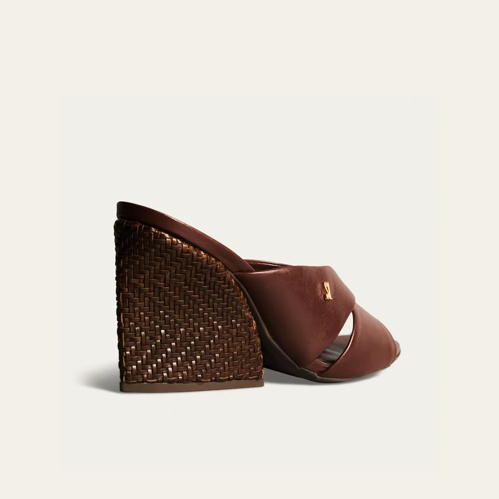 Tamanco Mule Couro Pelica Soft Salto Grosso Tramado Marrom Dark Cocoa - vista 2 de 4