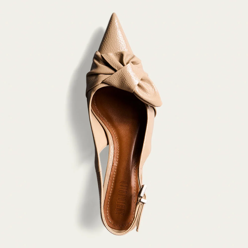 Scarpin Slingback Verniz Salto Kitten Laço Bege - vista 3 de 3