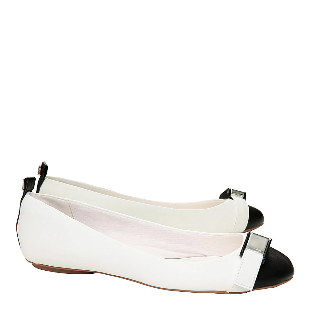 Sapatilha Santorine Fivela Preto e Branco - vista 2 de 4