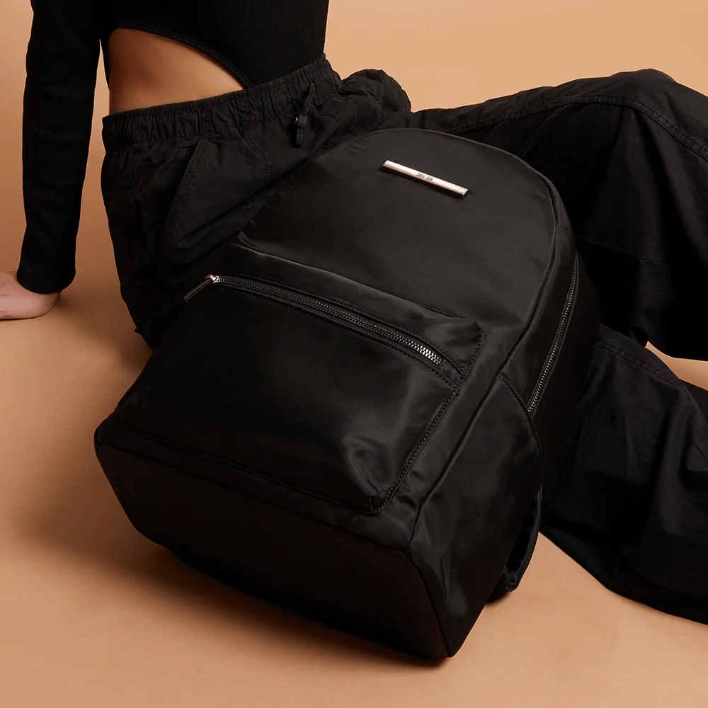 Mochila Grande Nylon Preta - vista 3 de 7