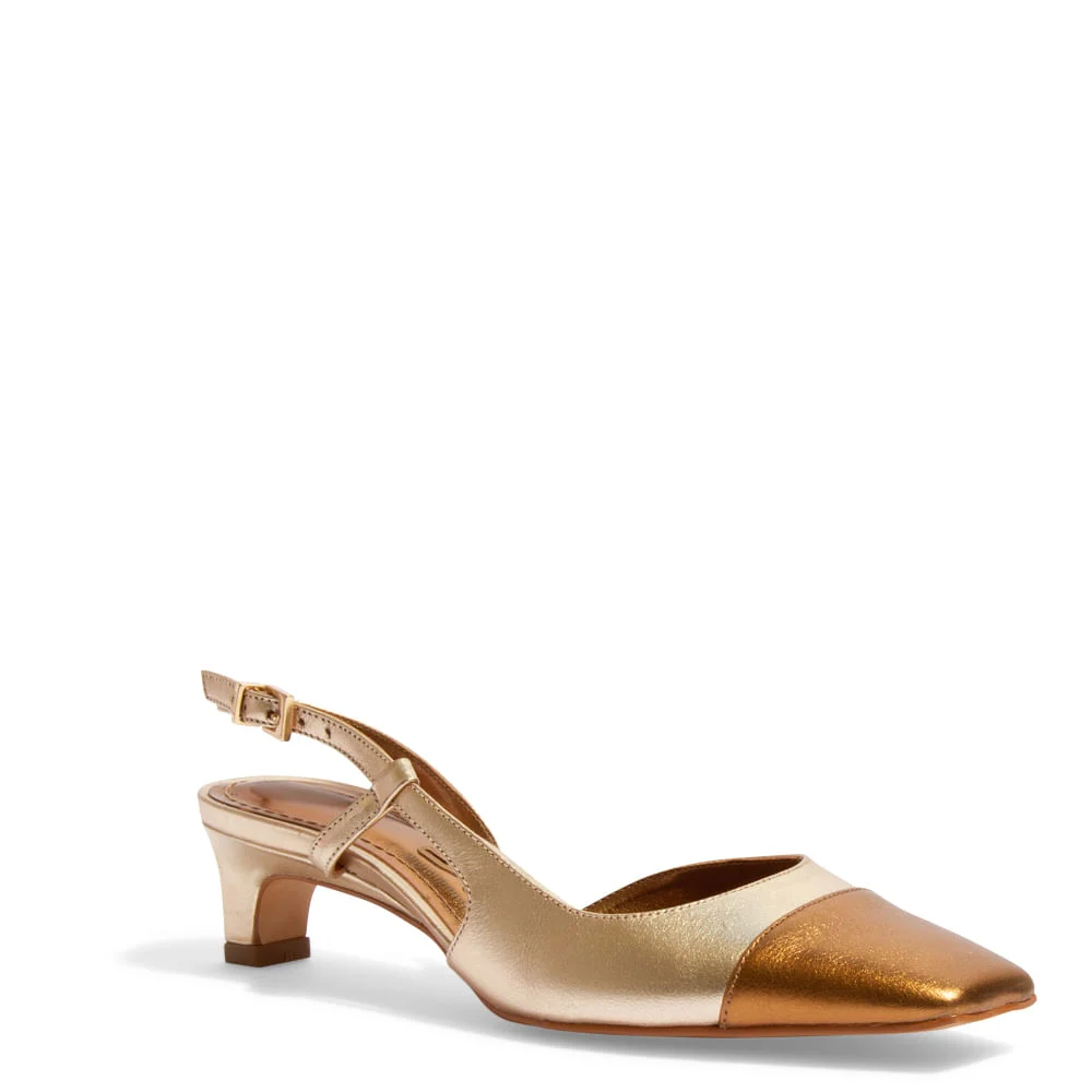 Scarpin Boneca Couro Metalizado Dourado  Salto Baixo - vista 2 de 3