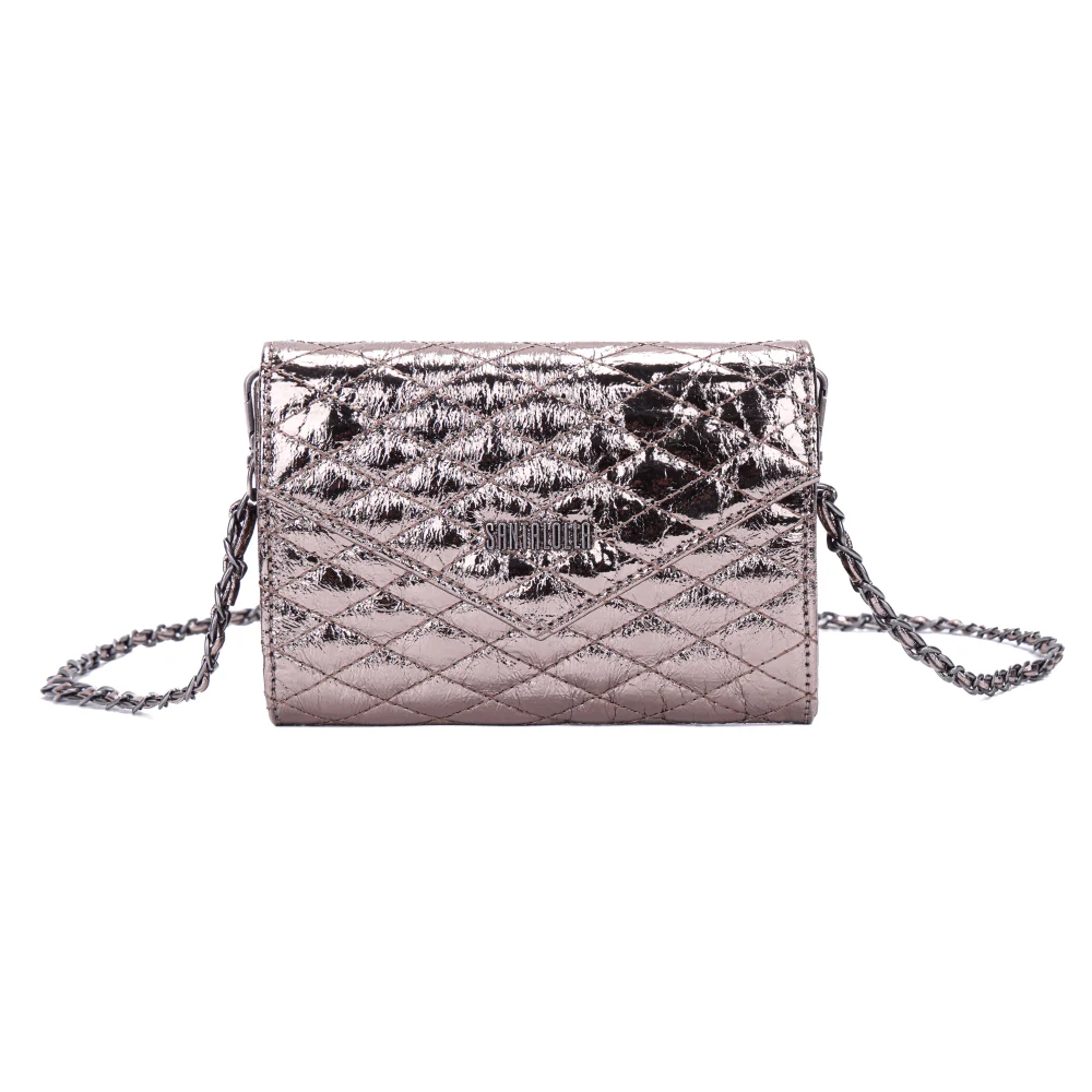 Bolsa Carteira Matelassê Material Metal Crinkle Cinza Grafite Alça Transversal - vista 1 de 5