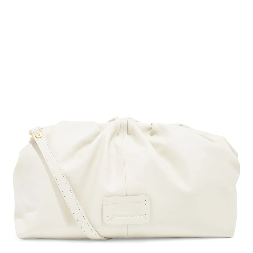 Bolsa Pouch Couro Soft Franzido Off White Transversal - vista 1 de 3
