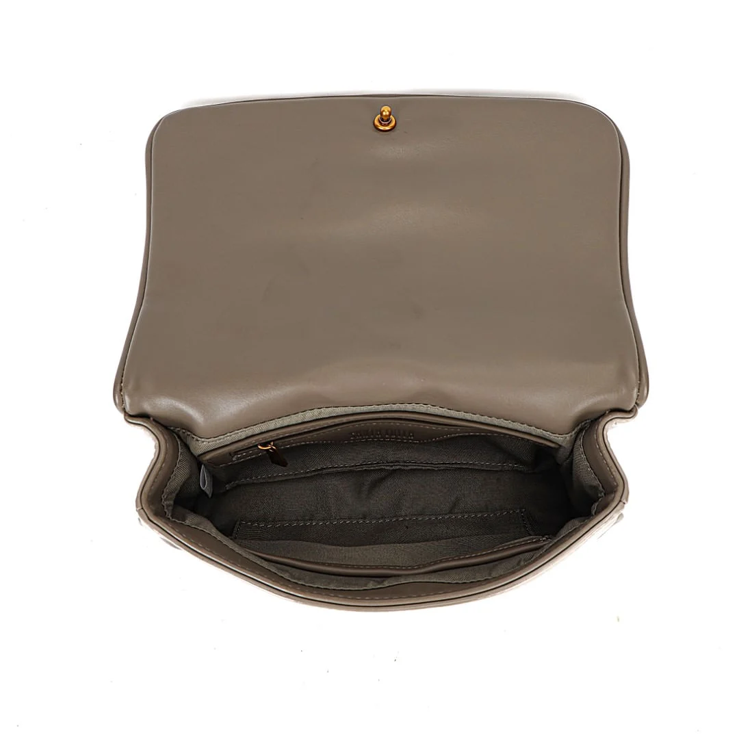 Bolsa Pequena Envernizada Glossy Cinza Stone Alça Corrente - vista 5 de 7